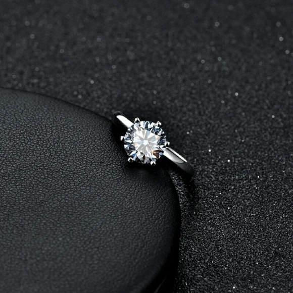 Jewelry - 🆕️2CT 14K D2.00 MOISSANITE WHITE GOLD
